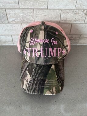 NWOT Women’s Pink Camouflage ‘Women for Trump’ Baseball Cap